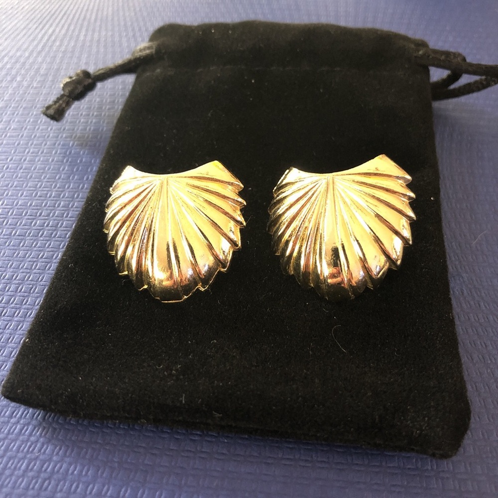Gold leaf earrings